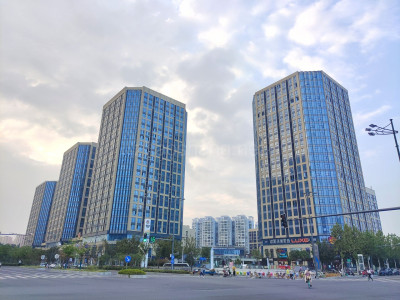 城北地标 泛悦城市广场旁花样年喜年中心 现房出售一手 地铁口
