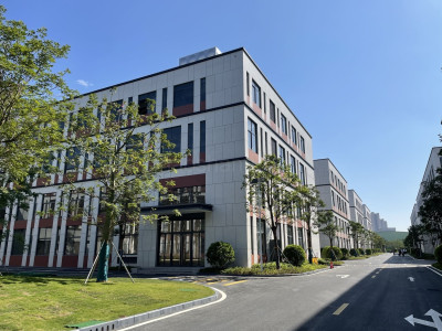 江门鹤山市6000平米厂房出售，配套齐全，配电大，面积灵活，政府扶持