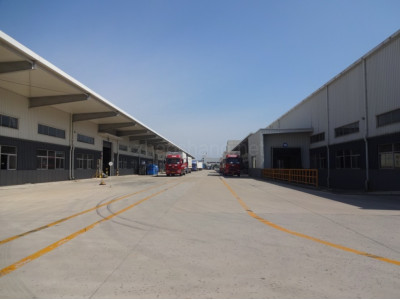 山东省烟台市自贸区内厂房出售，宽敞明亮及超宽车道，地理位置优越