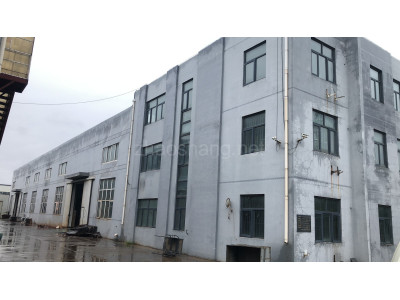津南区厂房出租津南区北闸口镇2400多平米厂房出租，有三层办公楼