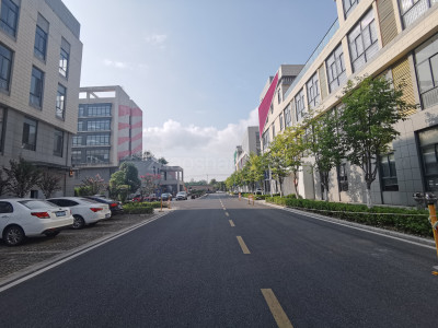 适合办公的85平办公室  通风采光都很好 欢迎来询