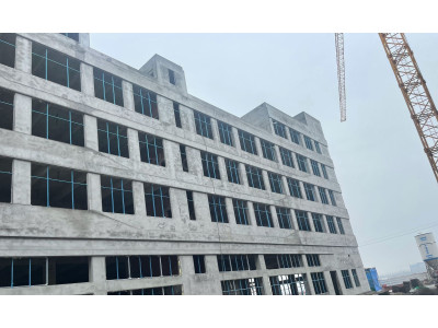湖海塘边，低总价，大面积厂房 配套齐全 配电大 排水排污方便 面积灵活
