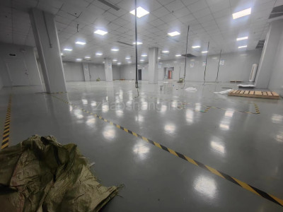 南昌市青山湖区电子产业园区1000平二楼框架厂房出租、已装修已做地坪漆